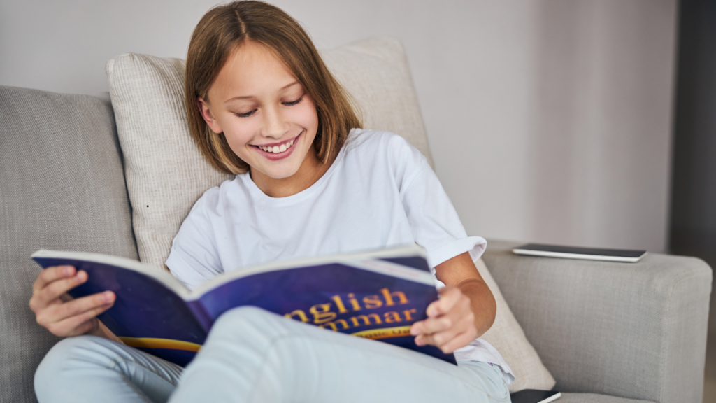 Matura podstawowa angielski: podręczniki i repetytoria z pewnością pomogą Ci poszerzyć swoje słownictwo i zdolności gramatyczne